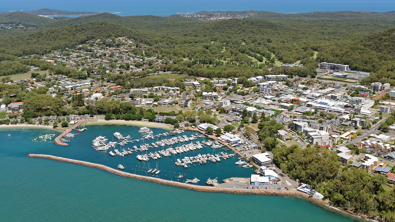 catamaran nelson bay